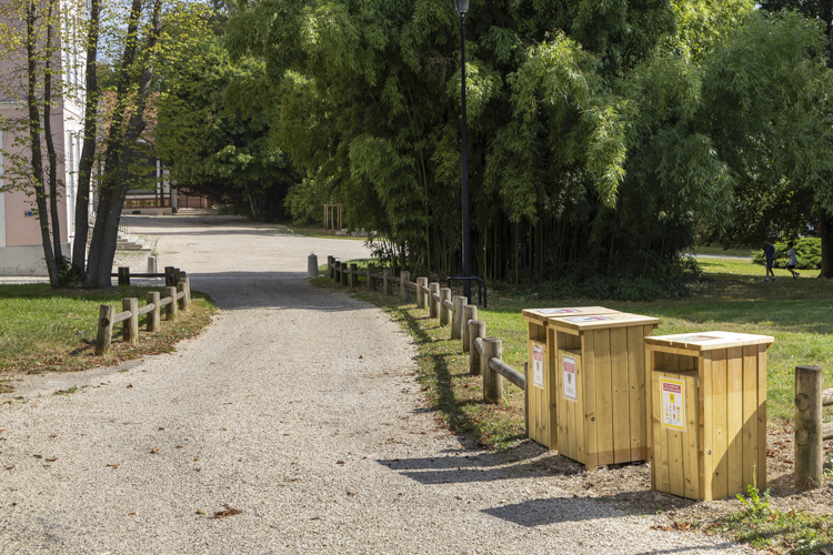 2025 08 21 nouvelles poubelles parc GV web 2792