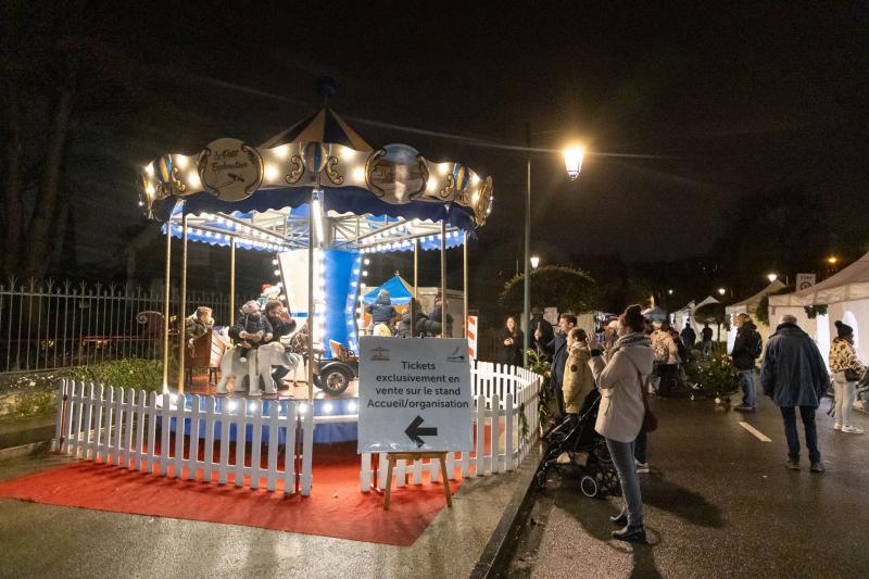 2025-12-06-07-marche-de-Noel-web-0401