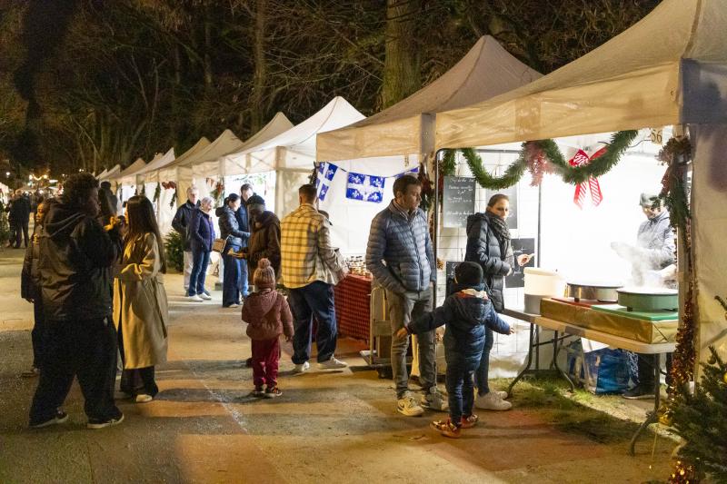 2025-12-06-07-marche-de-Noel-web-0423