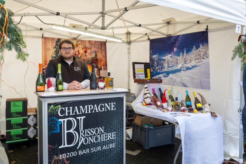 2025-12-06-07-marche-de-Noel-web-9646