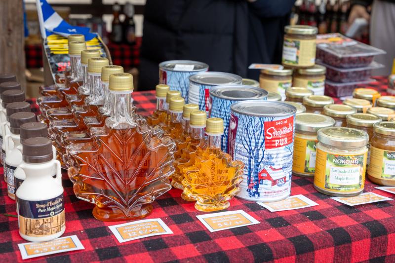 2025-12-06-07-marche-de-Noel-web-9830